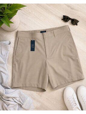 NWT  J.Crew Tech Shorts 7” Inseam Size 32 Khaki Performance Has Loose Threads